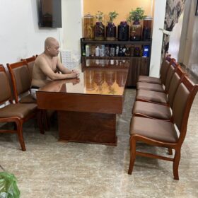 Bộ Bàn Ghế Ăn Gỗ Tự Nhiên Đẹp Da Bọc Đệm Cả Kính Mẫu Mới Nhất - SF04 (1)
